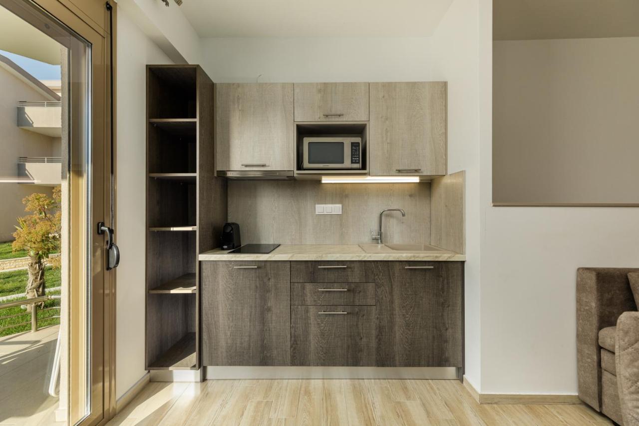 Aria Garden Suites นิกิติ ภายนอก รูปภาพ